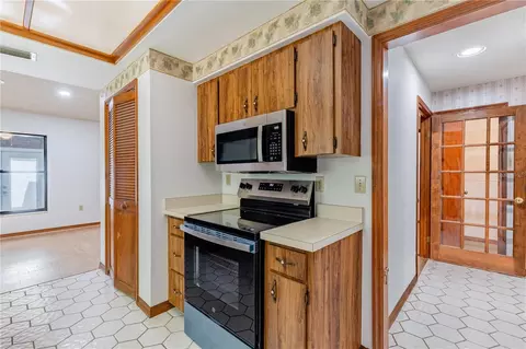 Kitchen - 2681 Washington Ave #18, Eustis, FL 32726 photo 2 of 3