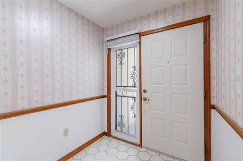 Entry Way - 2681 Washington Ave #18, Eustis, FL 32726 photo 1 of 3