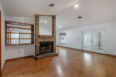 Living - 2681 Washington Ave #18, Eustis, FL 32726 photo 3 of 5