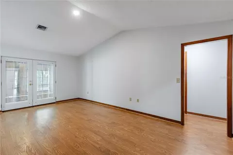 Living - 2681 Washington Ave #18, Eustis, FL 32726 photo 4 of 5