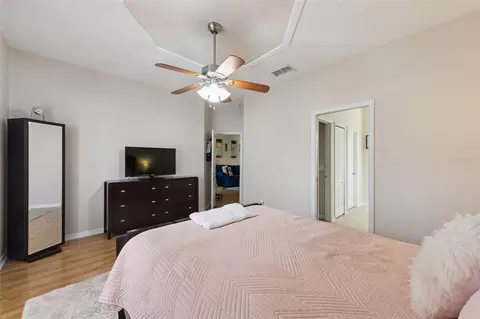 Bedroom - 6220 Beldon Dr, Mount Dora, FL 32757 photo 4 of 5