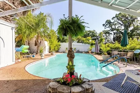 Exterior - 1505 E Crooked Lake Dr, Eustis, FL 32726 photo 5 of 8
