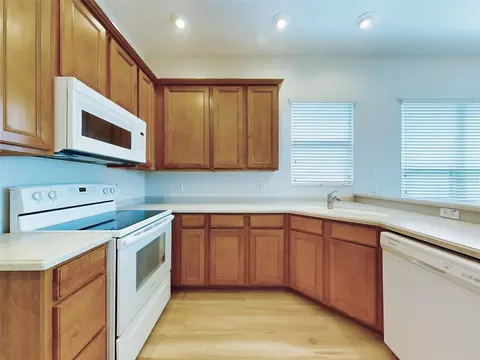 Kitchen - 12066 SE 176 Loop, Summerfield, FL 34491 photo 2 of 2