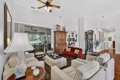 Living - 1760 Edgewater Dr, Mount Dora, FL 32757 photo 2 of 5