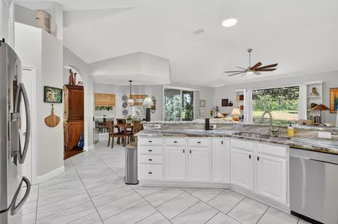 Kitchen - 1760 Edgewater Dr, Mount Dora, FL 32757 photo 5 of 6