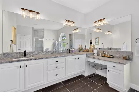 Bath - 1760 Edgewater Dr, Mount Dora, FL 32757 photo 3 of 6