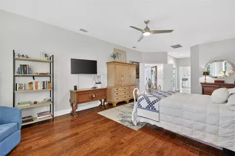 Bedroom - 1760 Edgewater Dr, Mount Dora, FL 32757 photo 4 of 4
