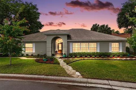 605 Sandlake Ct, Mount Dora, FL 32757