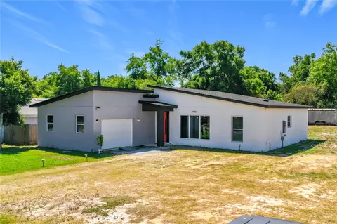 11426 Lakeview Dr, Leesburg, FL 34788