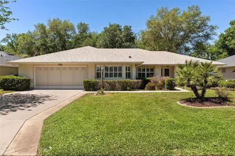 21905 King Alfred St, Leesburg, FL 34748