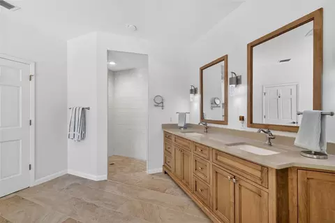 Bath - 1109 Elysium Blvd, Mount Dora, FL 32757 photo 1 of 7