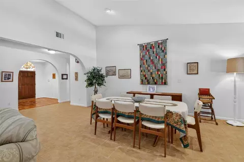 Dining - 1109 Elysium Blvd, Mount Dora, FL 32757 photo 2 of 2