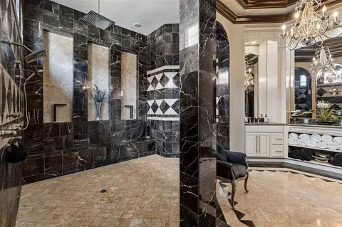 Bath - 641 Woodbridge Dr, Ormond Beach, FL 32174 photo 4 of 8