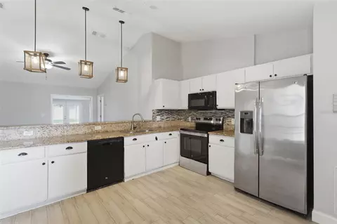 Kitchen - 2943 Cialella Pass, Saint Cloud, FL 34772 photo 2 of 3