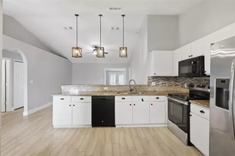 Kitchen - 2943 Cialella Pass, Saint Cloud, FL 34772 photo 3 of 3