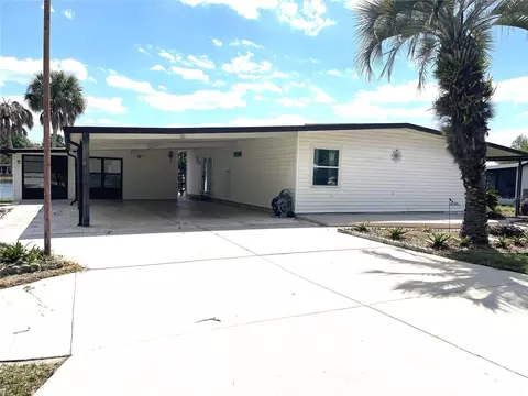 2 Grove Trl, Wildwood, FL 34785