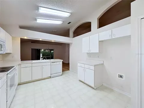 Kitchen - 3675 Eversholt St, Clermont, FL 34711 photo 3 of 4