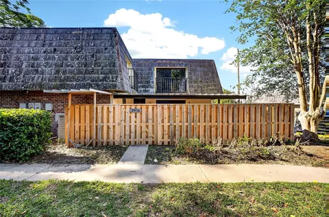 2906 Ash Dr, Leesburg, FL 34748