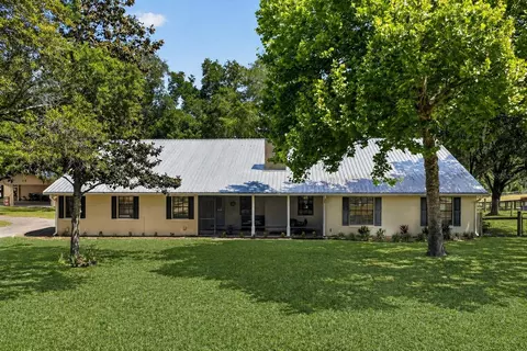 11241 Em En El Grove Rd, Leesburg, FL 34788