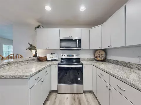 Kitchen - 2713 Cr 776, Webster, FL 33597 photo 3 of 3