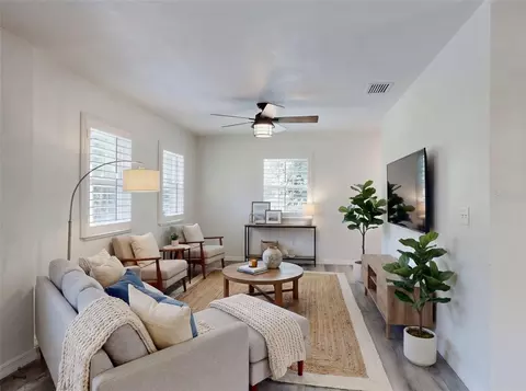 Living - 2713 Cr 776, Webster, FL 33597 photo 2 of 7