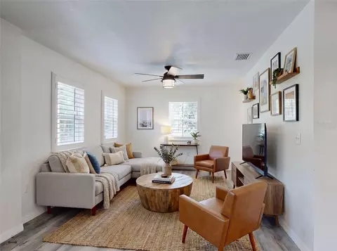 Living - 2713 Cr 776, Webster, FL 33597 photo 3 of 7