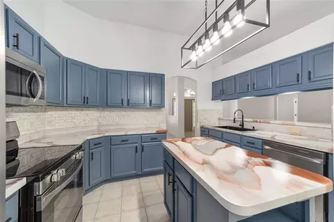 Kitchen - 5061 SW 109th Loop, Ocala, FL 34476 photo 4 of 7
