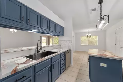 Kitchen - 5061 SW 109th Loop, Ocala, FL 34476 photo 6 of 7