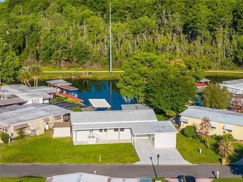 31609 Terrace Dr, Tavares, FL 32778