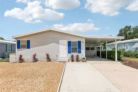 550 Saint Johns Rd, Tavares, FL 32778