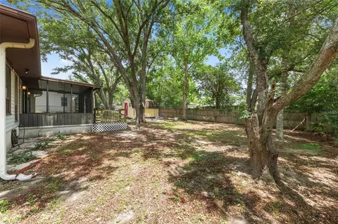 Exterior - 10 Silver Dr, Ocala, FL 34472 photo 14 of 16