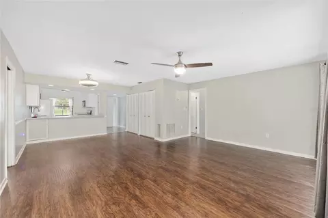 Living - 10 Silver Dr, Ocala, FL 34472 photo 4 of 6