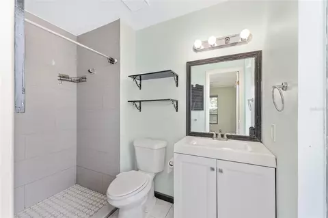 Bath - 10 Silver Dr, Ocala, FL 34472 photo 1 of 3