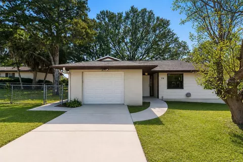 10 Silver Dr, Ocala, FL 34472