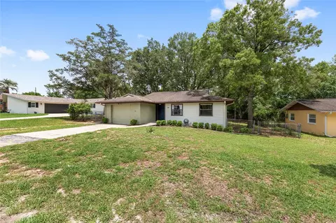 Exterior - 10 Silver Dr, Ocala, FL 34472 photo 9 of 16