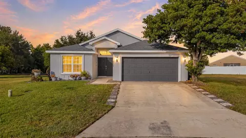 23905 Narrowleaf Ct, Leesburg, FL 34748