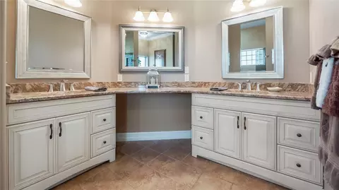 Bath - 21328 Marsh View Ct, Clermont, FL 34715 photo 2 of 7