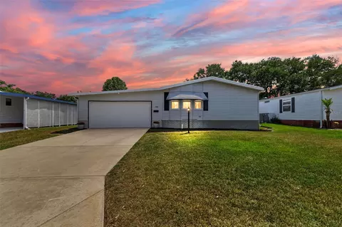 706 Tangerine Dr, Lady Lake, FL 32159