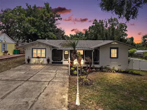 422 W 11th Ave, Mount Dora, FL 32757