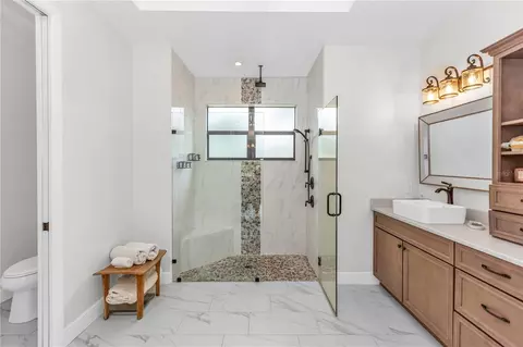 Bath - 36751 Barrington Dr, Eustis, FL 32736 photo 3 of 4