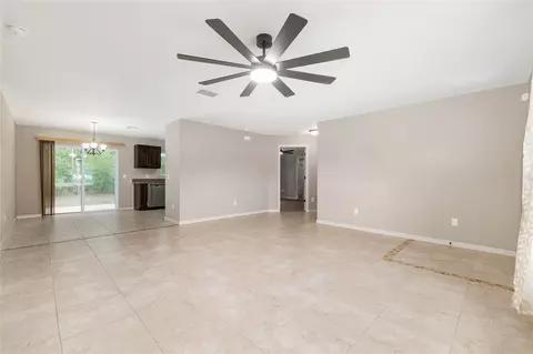 Living - 2 Hemlock Loop Dr, Ocala, FL 34472 photo 3 of 4