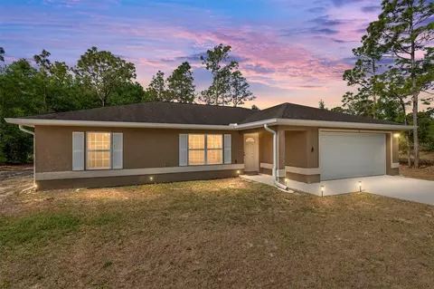 2 Hemlock Loop Dr, Ocala, FL 34472