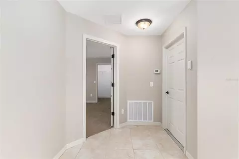 Entry Way - 2 Hemlock Loop Dr, Ocala, FL 34472 photo 2 of 3