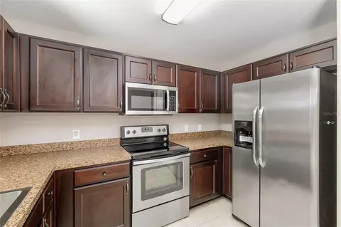 Kitchen - 2 Hemlock Loop Dr, Ocala, FL 34472 photo 3 of 4