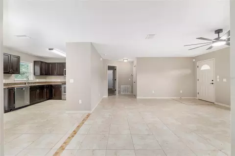 Living - 2 Hemlock Loop Dr, Ocala, FL 34472 photo 4 of 4
