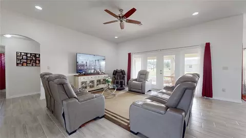 Living - 4820 Mackerel Dr, Sebring, FL 33870 photo 3 of 4