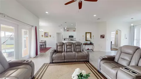 Living - 4820 Mackerel Dr, Sebring, FL 33870 photo 2 of 4