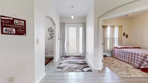 Entry Way - 4820 Mackerel Dr, Sebring, FL 33870 photo 2 of 4