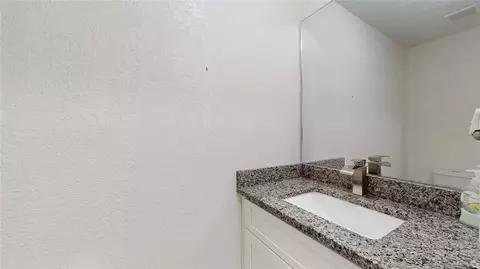 Bath - 4820 Mackerel Dr, Sebring, FL 33870 photo 3 of 5