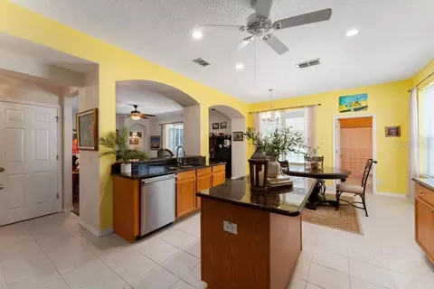 Kitchen - 3463 Creek Run Ln, Eustis, FL 32736 photo 2 of 4